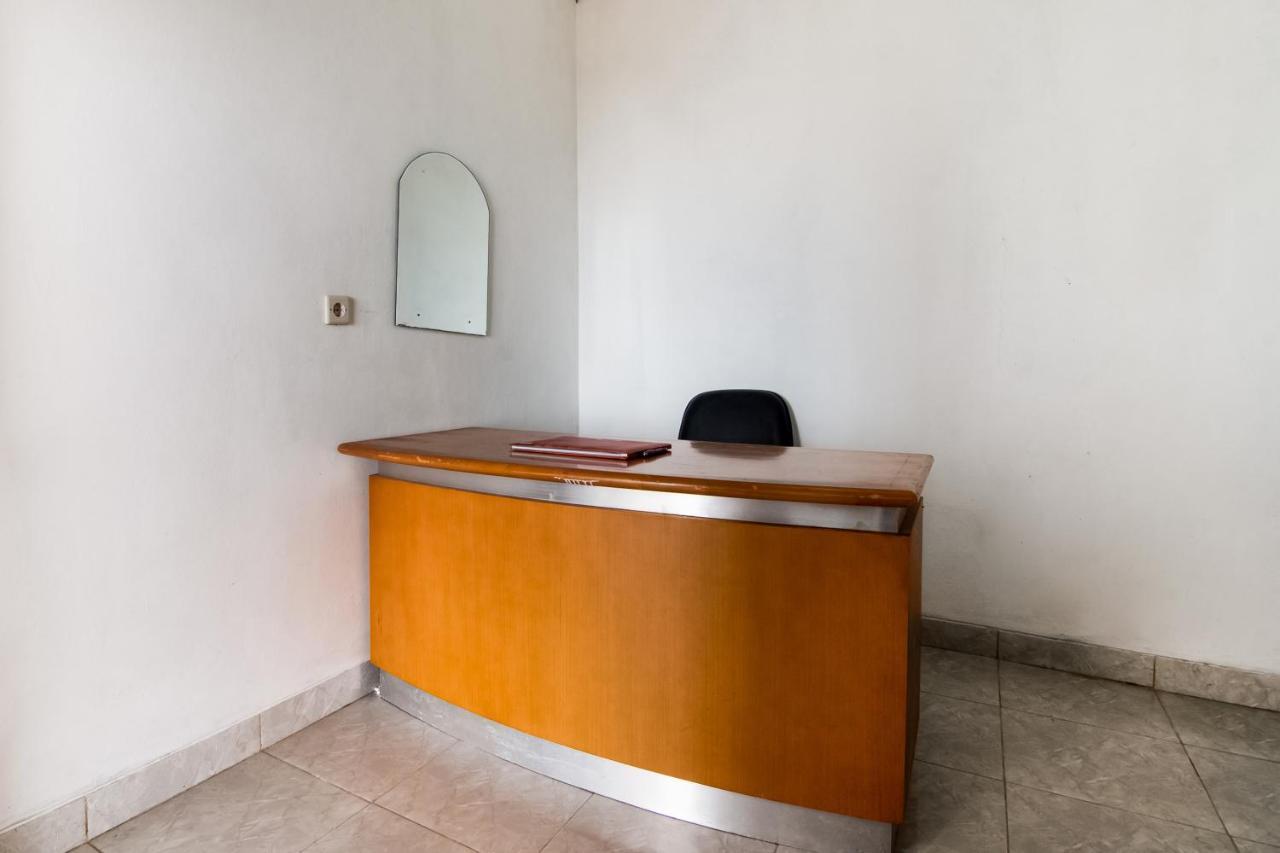 Отель Oyo 3050 Hotasi Seaview Syariah Аньер Экстерьер фото